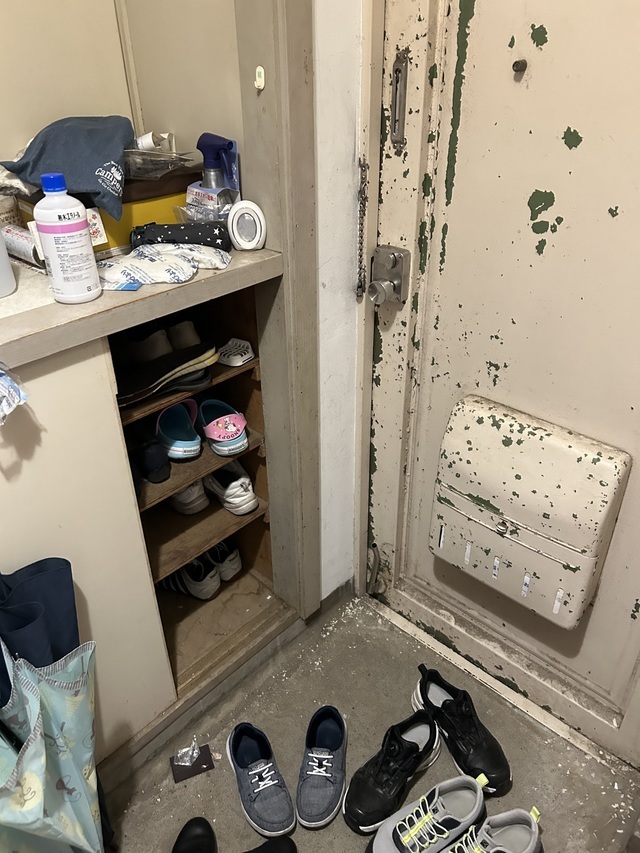 alt="船橋市団地残置物撤去前”