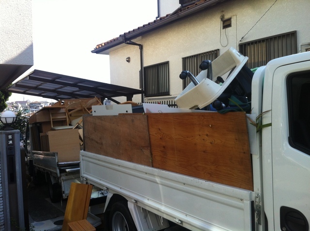 片付け状況【家財荷物搬出から積込まで弊社スタッフがおこないます】