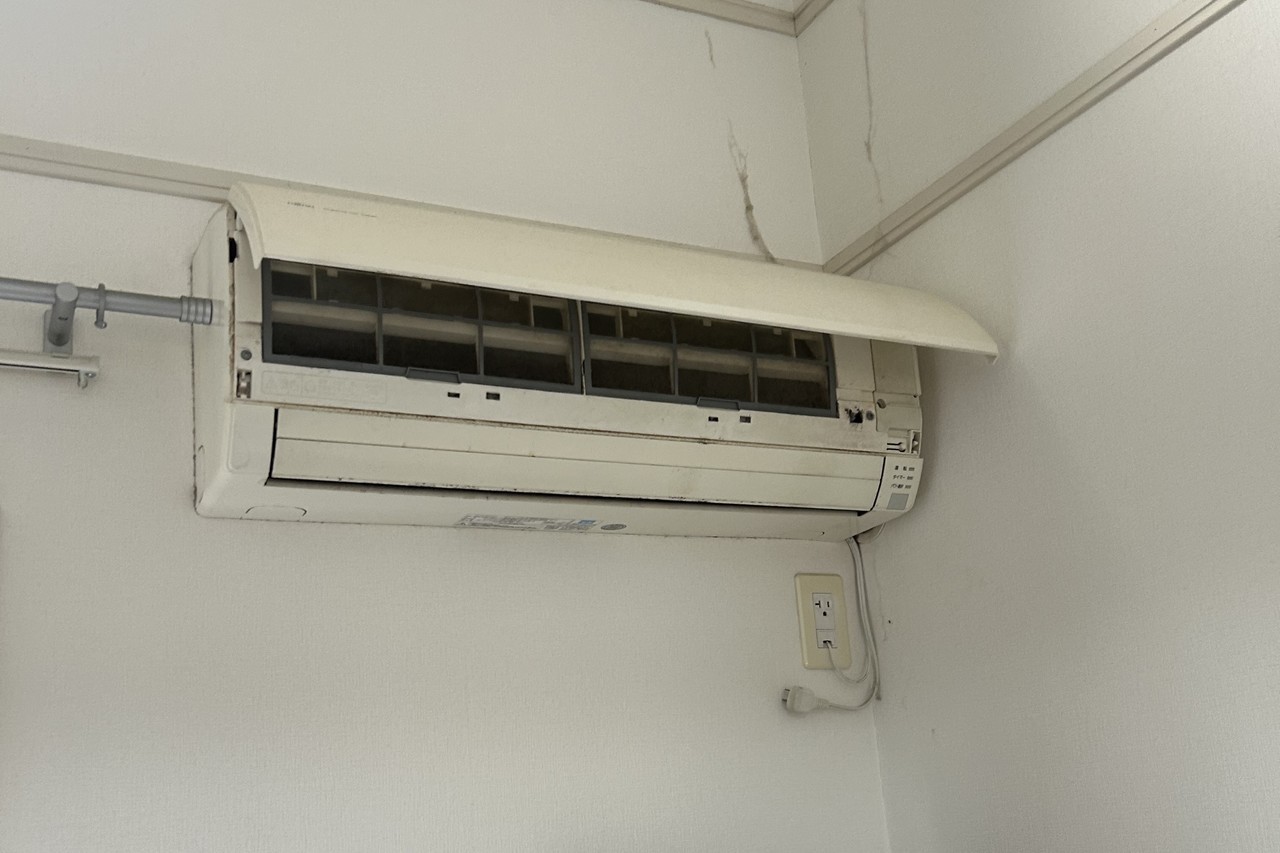 市原市姉ヶ崎戸建て２階の部屋の室内機撤去・取り外し前