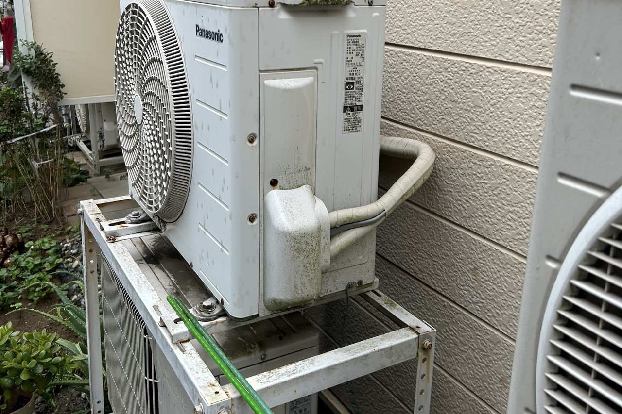 習志野市エアコン工事｜室外機２段置き取付完了