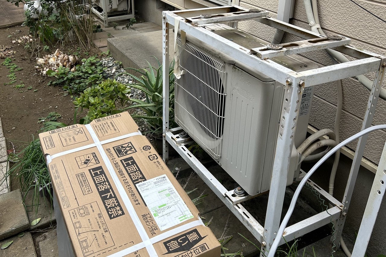 習志野市谷津｜室外機２段置き施工状況
