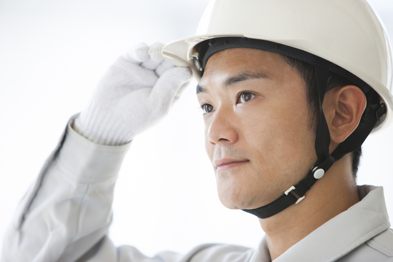 庭の手入れ・庭木の伐採、剪定、草刈り、防草シート張り、砂利敷きなら街の便利屋かたづけ便利隊まで！千葉県船橋市大神保町172-4