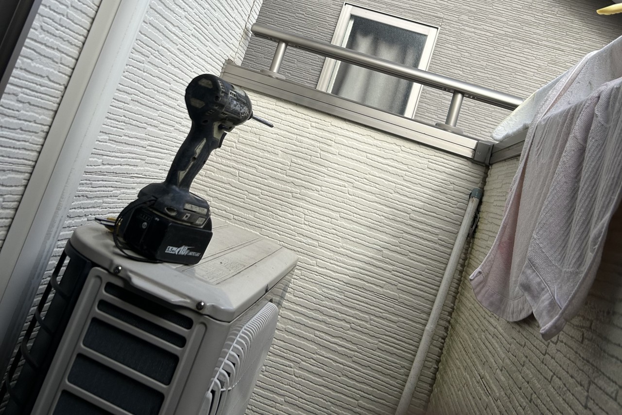 市原市姉ヶ崎２階本体・室外機ベランダ置き