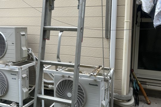 習志野市谷津｜既存の室外機取り外し