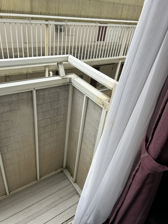 エアコン室外機設置場所・2階ベランダ