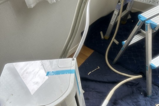 千葉市花見川区｜エアコン取付作業中