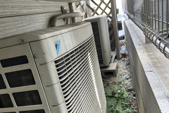 エアコン入替工事で室外機は4.0KWで大容量タイプ