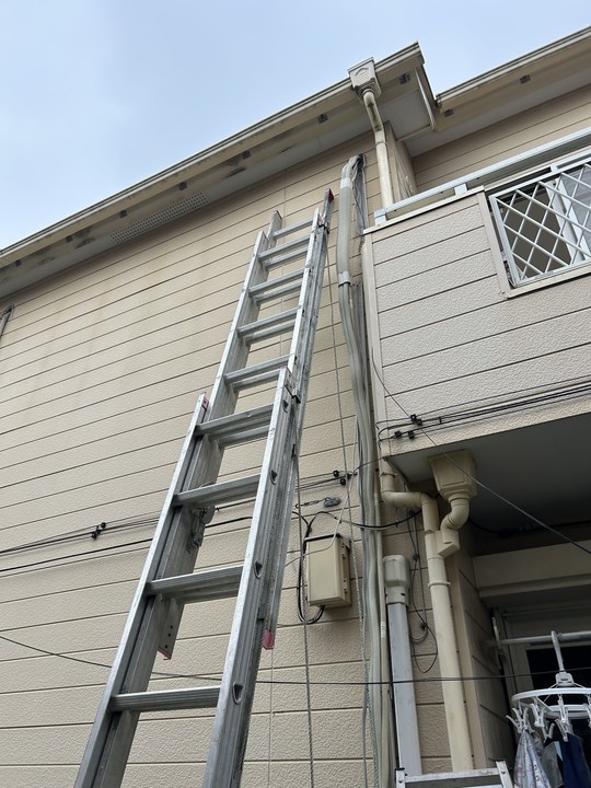 習志野市谷津でエアコン交換工事｜室外機２段置き