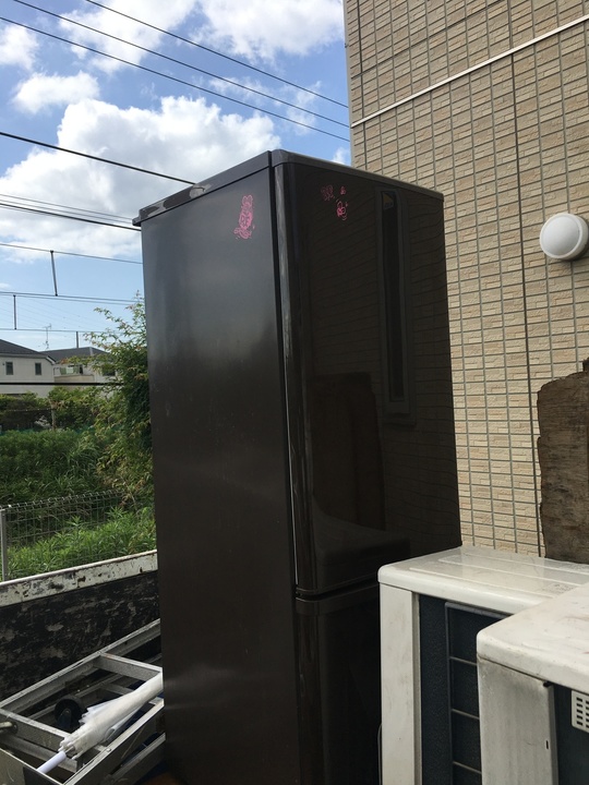 東京不用品回収｜東京都足立区で冷蔵庫回収のご依頼いただきました！